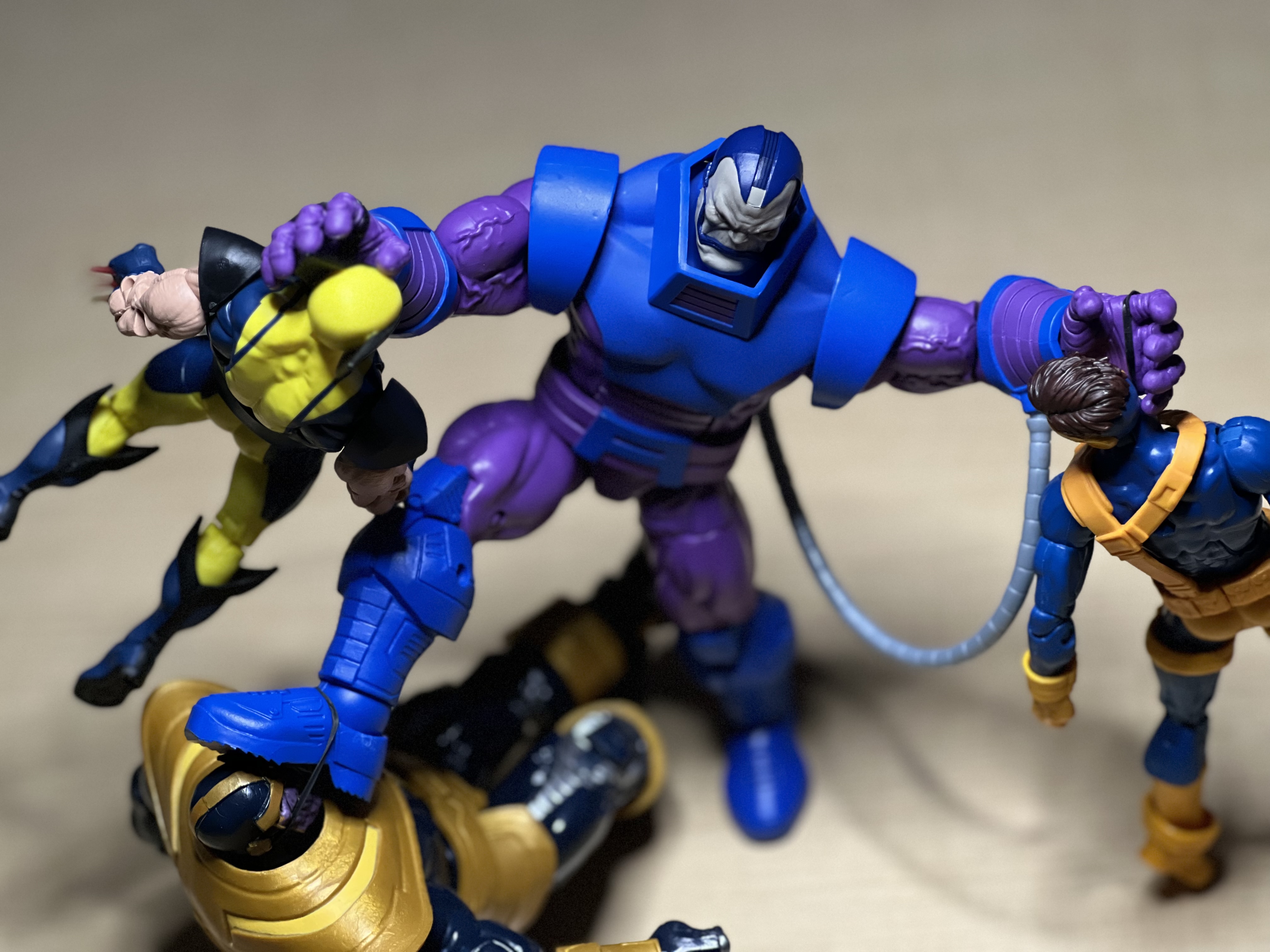 Toy Review: Marvel's Apacolypse thumbnail
