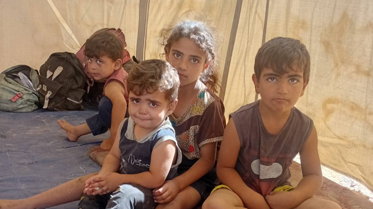 Support Ahmed and his 4 young children in Gaza thumbnail