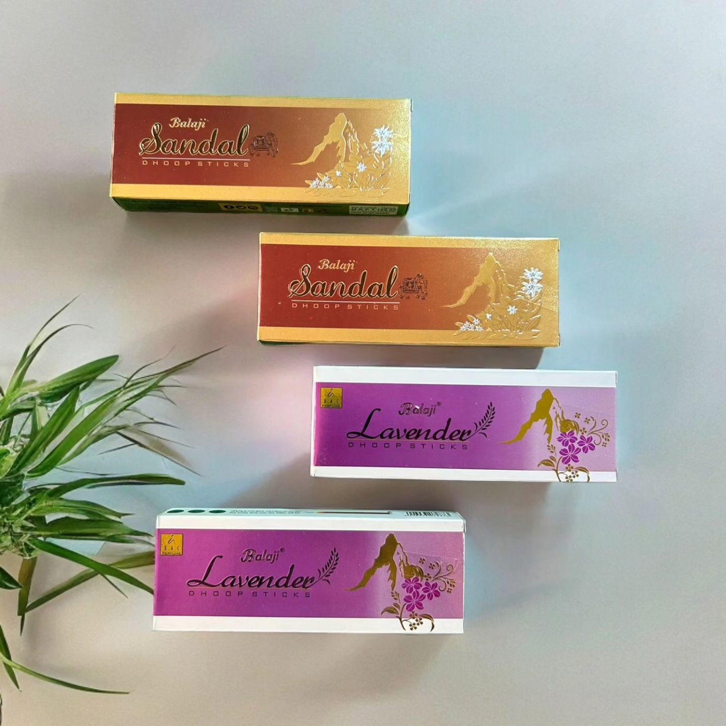 Inciensos de alta gama marca Bajali. 🌿

Hechos con ingredientes naturales como sandalo, lavanda y resinas. ✨ 

$100 c/u