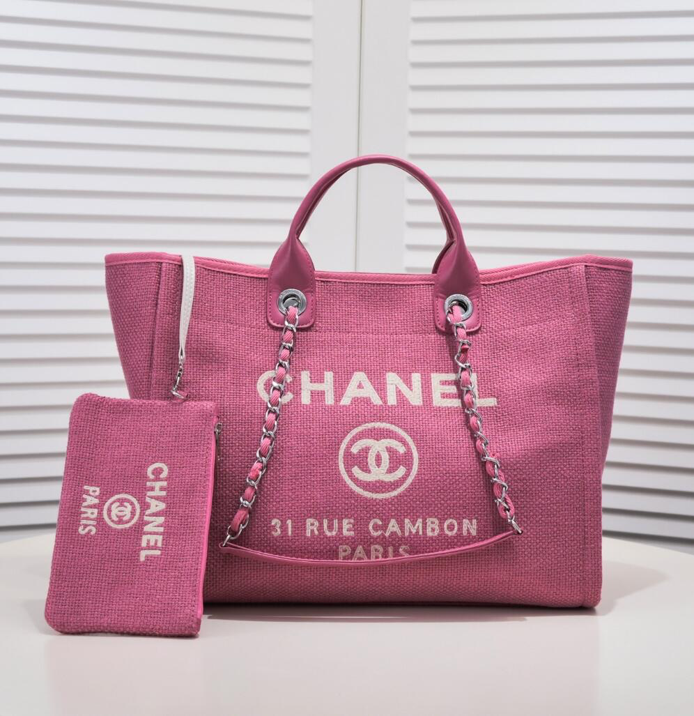 Chanel Tote thumbnail