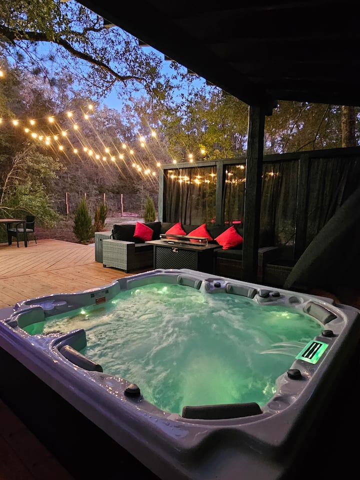 Cabin in Dunnellon · 1 bedroom · 1 bed · 1 bath thumbnail