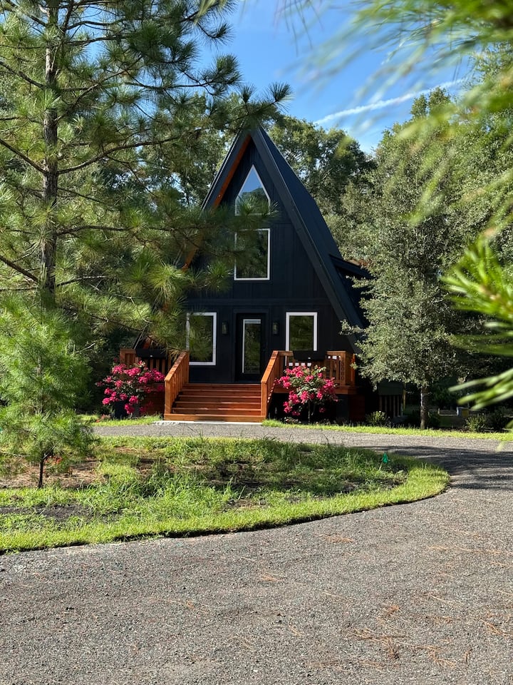 Cabin in Dunnellon  · 2 bedrooms · 2 beds · 1 bath thumbnail