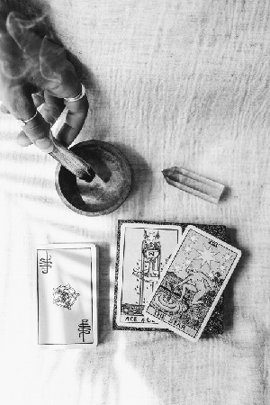 Tarot a 3 cartas con mirada somática thumbnail