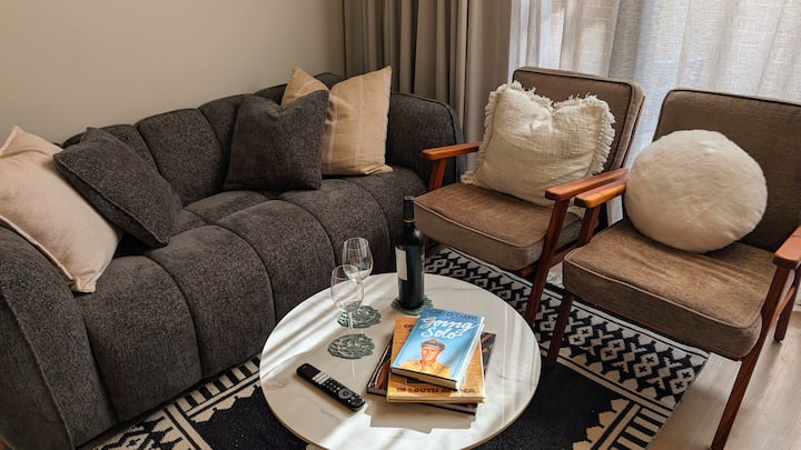 Rental unit in Cape Town · ★5.0 · 1 bedroom · 1 bed · 1 bath thumbnail