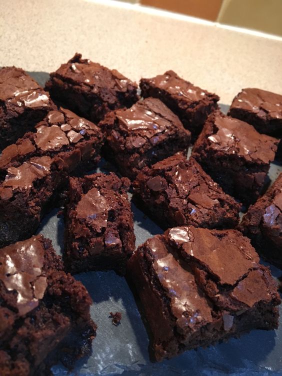 Encomende já os seus brownies! ✨📆 thumbnail