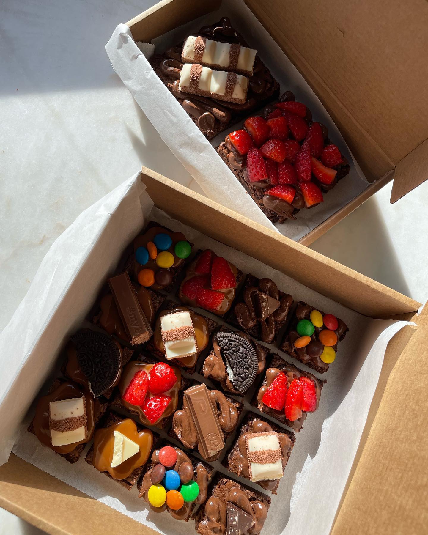 Uma das nossas maravilhosas encomendas de ontem! 🤩🍂❤️

Choco Bites Selection x 16 + Choco Brownie Selection x 2!! ✨💫

Es