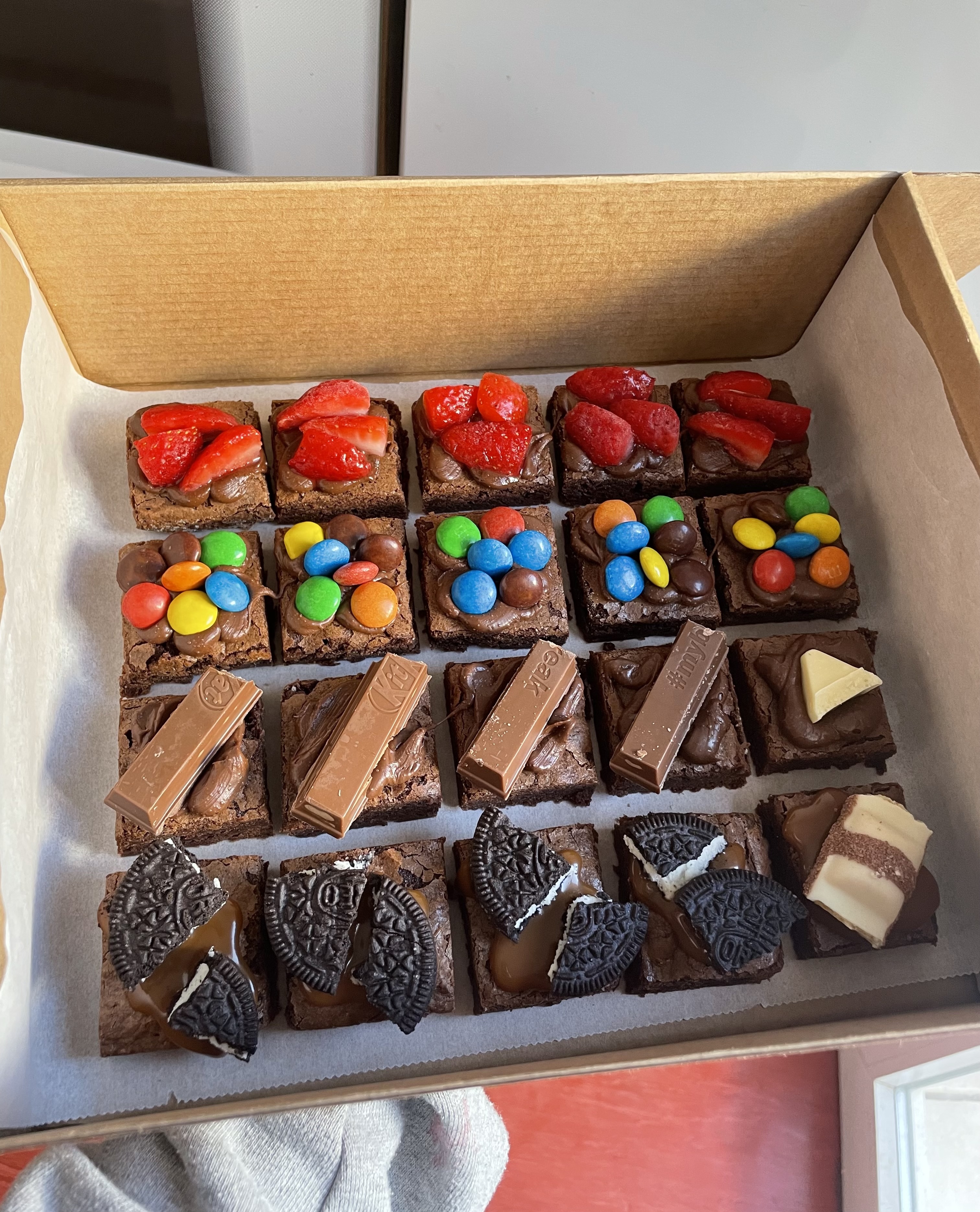 Quer brownies especiais/personalizados? Nós tratamos disso, fale connosco aqui! 🎁 thumbnail