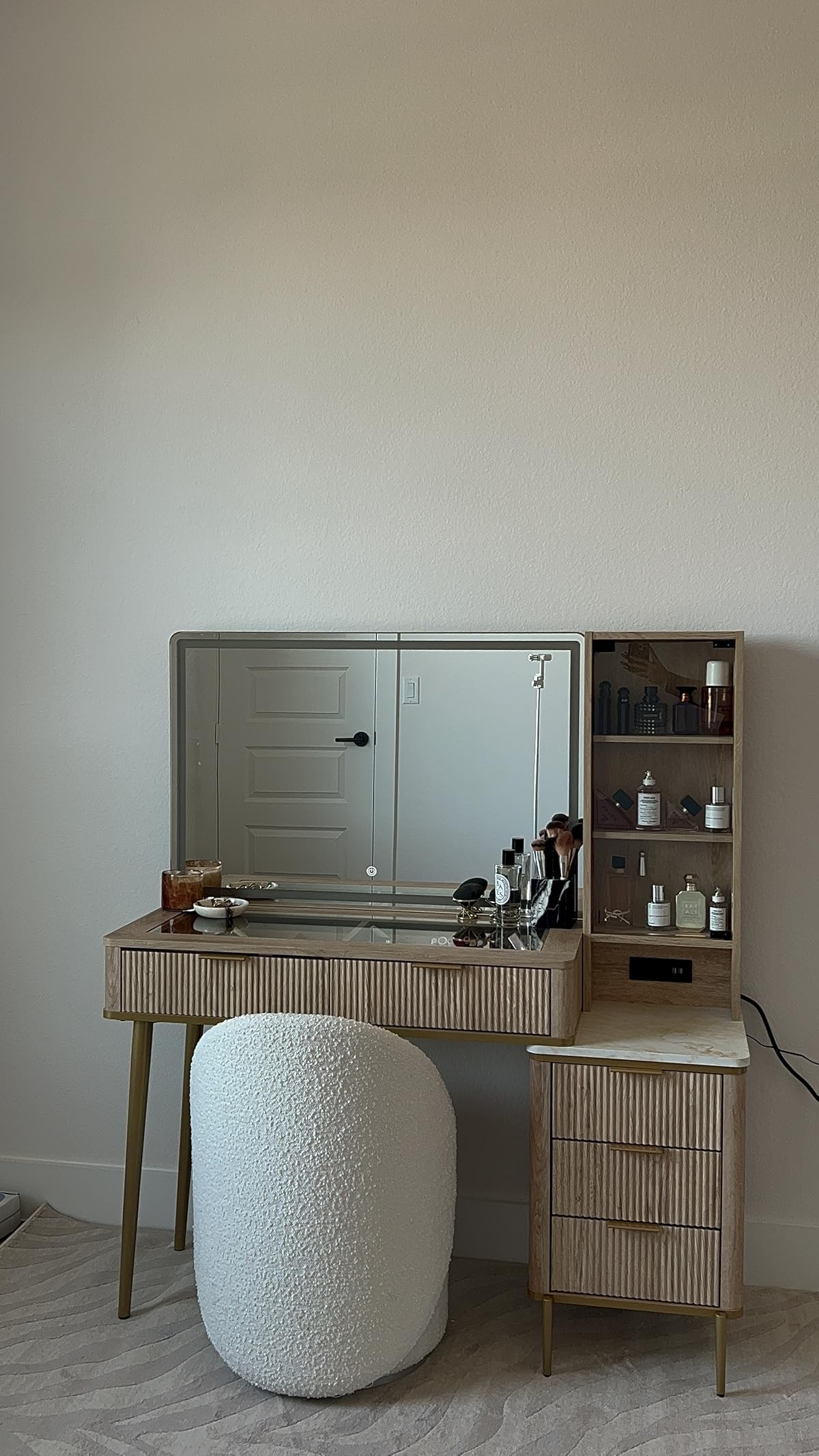 MAKEUP VANITY thumbnail