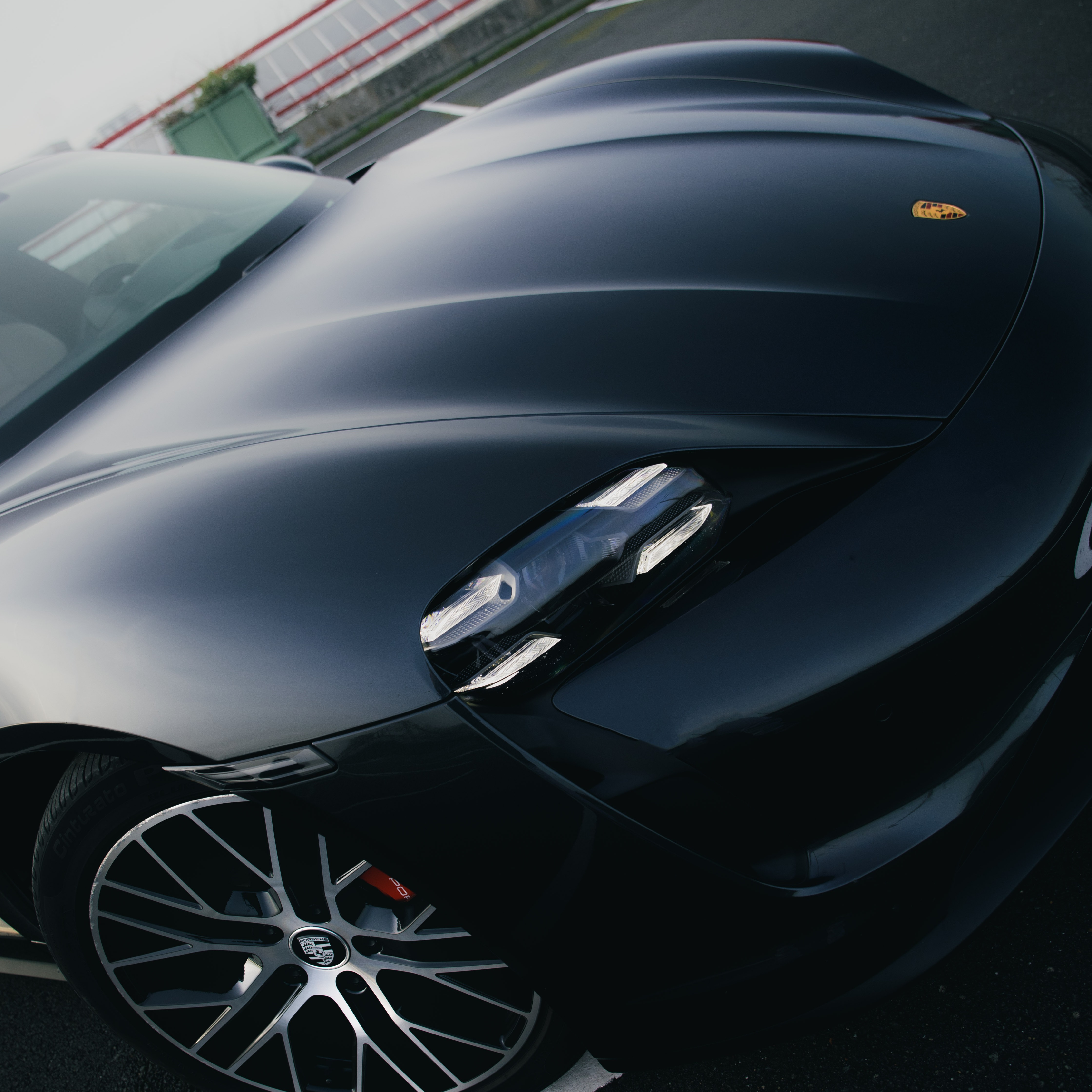 Porsche Taycan 4S thumbnail