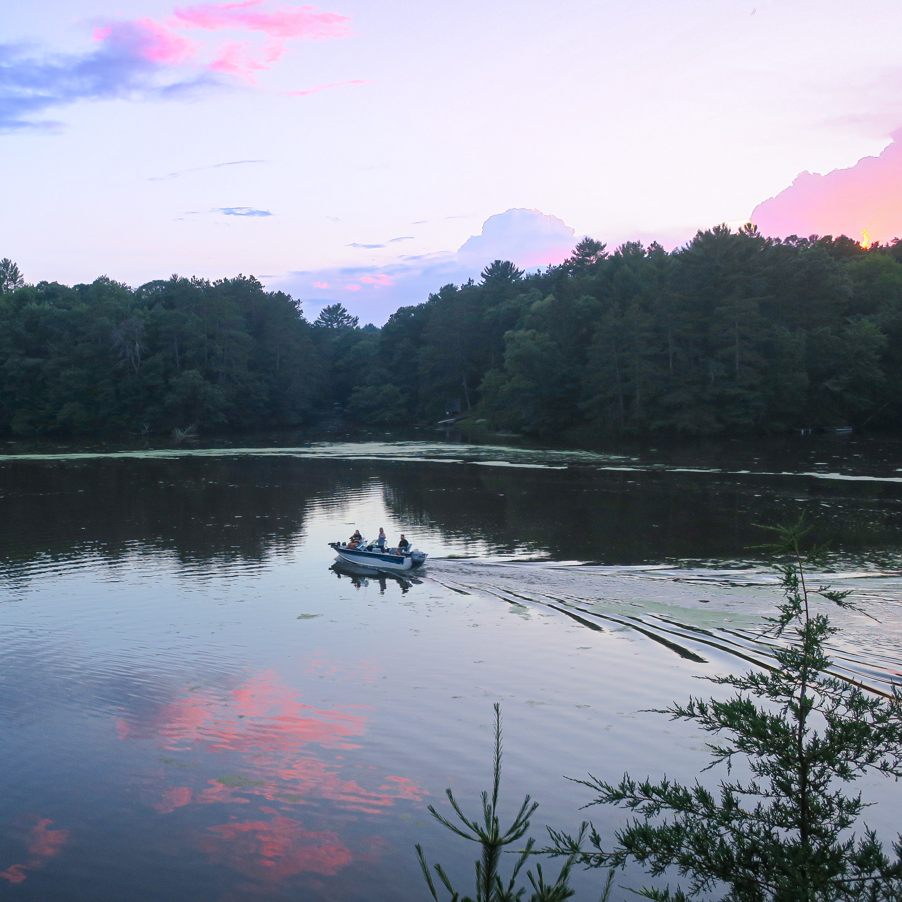 Overnight Stay: Wisconsin Dells thumbnail
