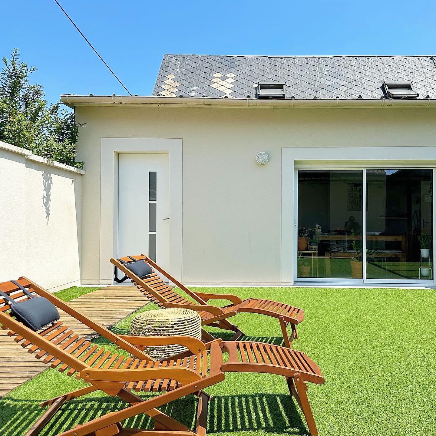 VENDU 🥳

Cette belle œuvre atypique prône l’aspect « sérénité » grâce à son extérieur clos de murs sans aucun vis-à-vis 