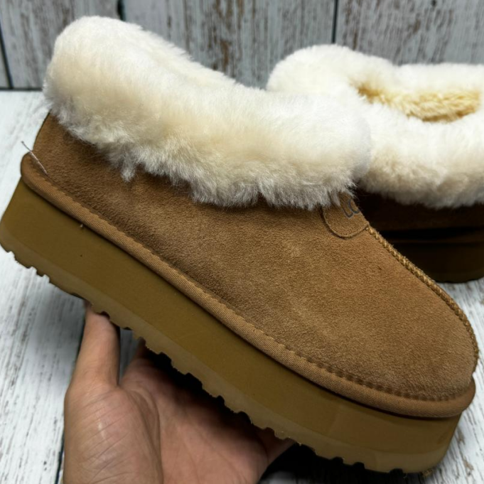 UGG boots thumbnail