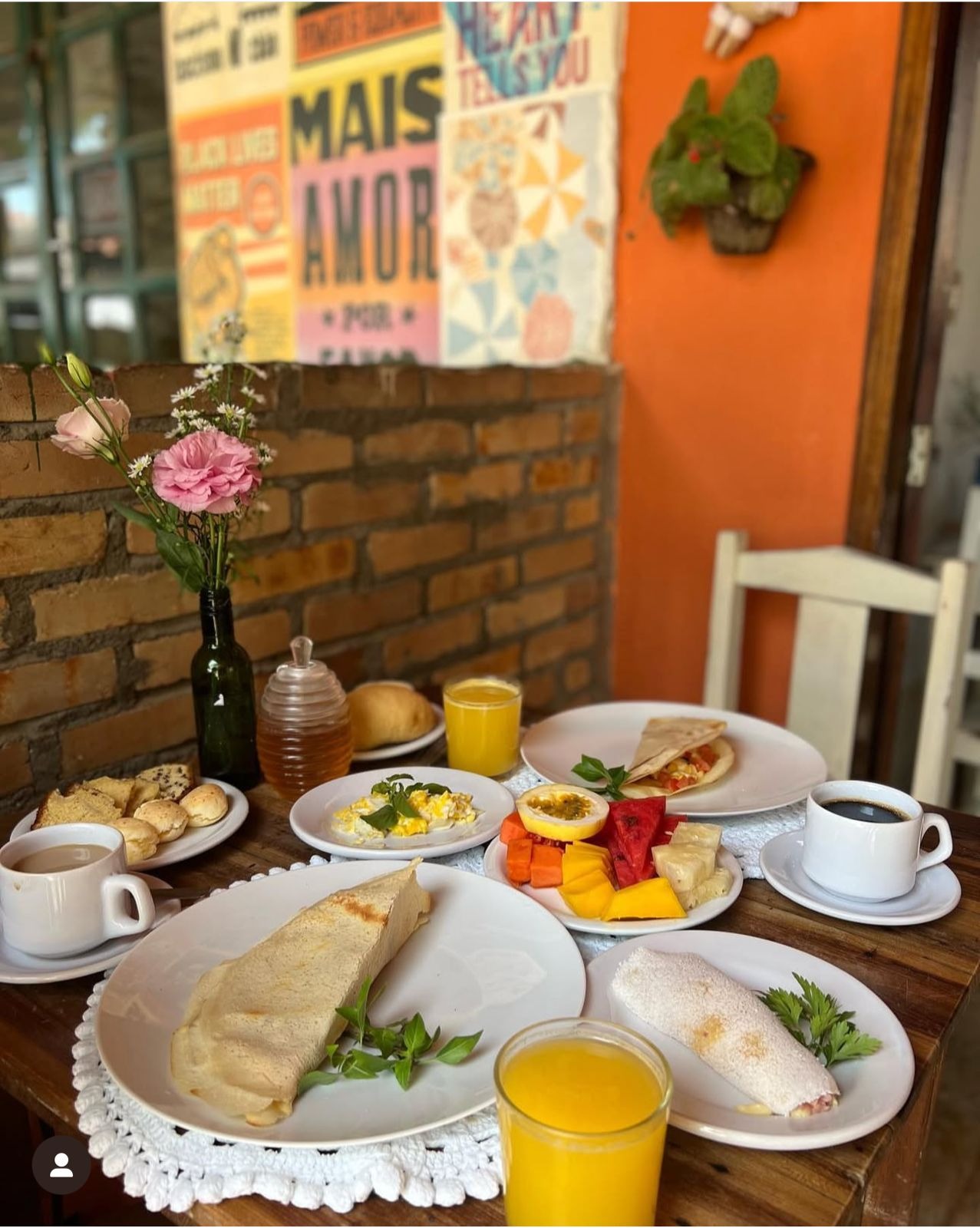 Reserve pelo nosso WhatsApp • Book through our WhatsApp thumbnail