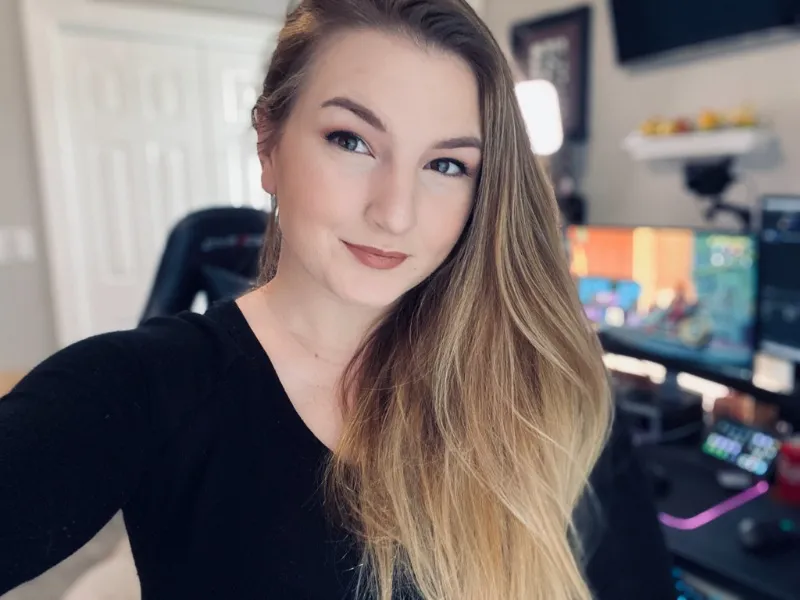 Kara Lynne - Wishlist | Throne thumbnail