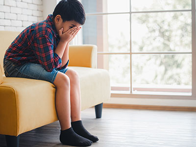 La protection de l’enfance, la raison d’être de l’association L’Enfant Bleu. Les répercussions de la maltraitance sont généralement profondes pour l’enfant victime et son entourage.  thumbnail