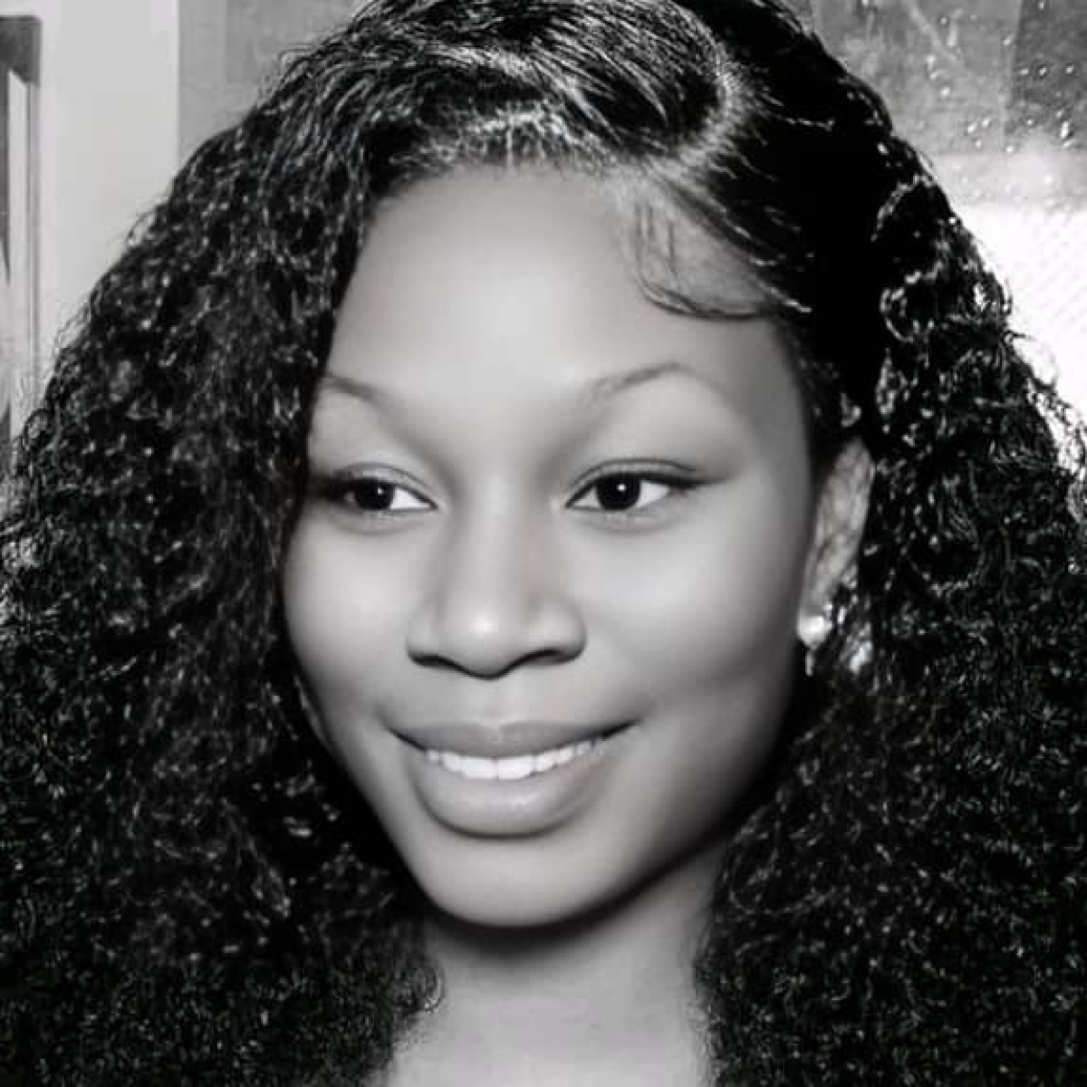 Comfort Uche Photos, Videos, Music and Profile | MoreFans.App thumbnail