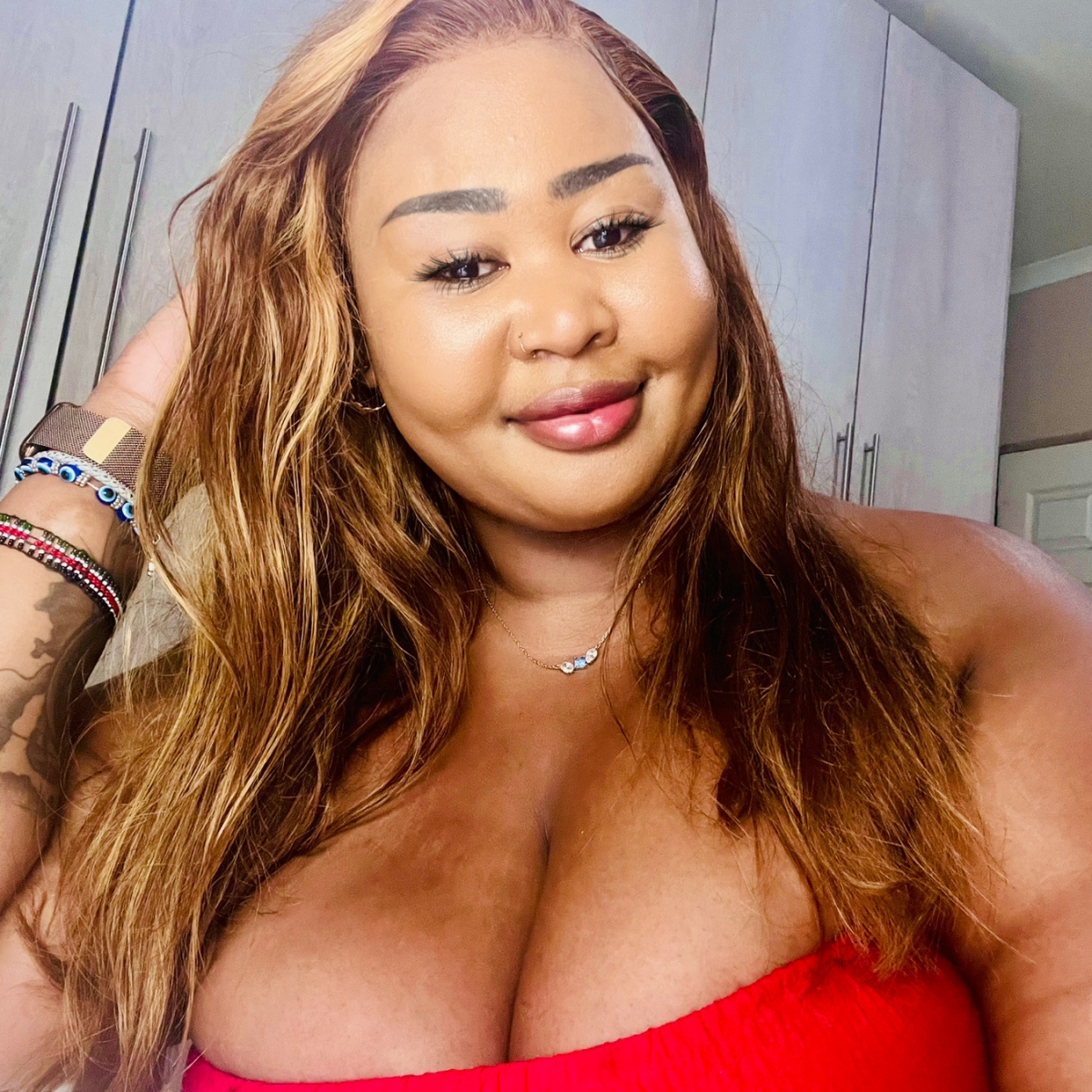 Zandile Khumalo Photos, Videos, Music and Profile | MoreFans.App thumbnail