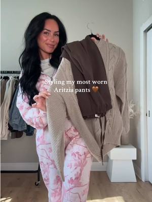 Styling my most worn Aritzia pants 🤎 These are such a good capsule wardrobe staple. They’re so comfy, flattering, and ea