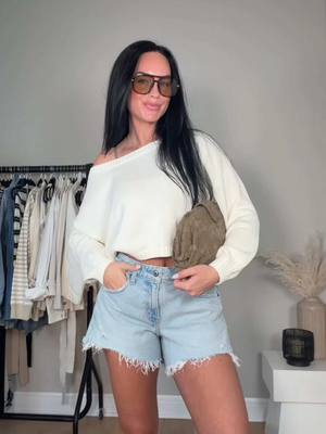 Closet staple kind of outfit 🤍 effortless, easy, and on repeat all spring & summer!! My sizing 5’7, 145lbs, 32dd I’m wea