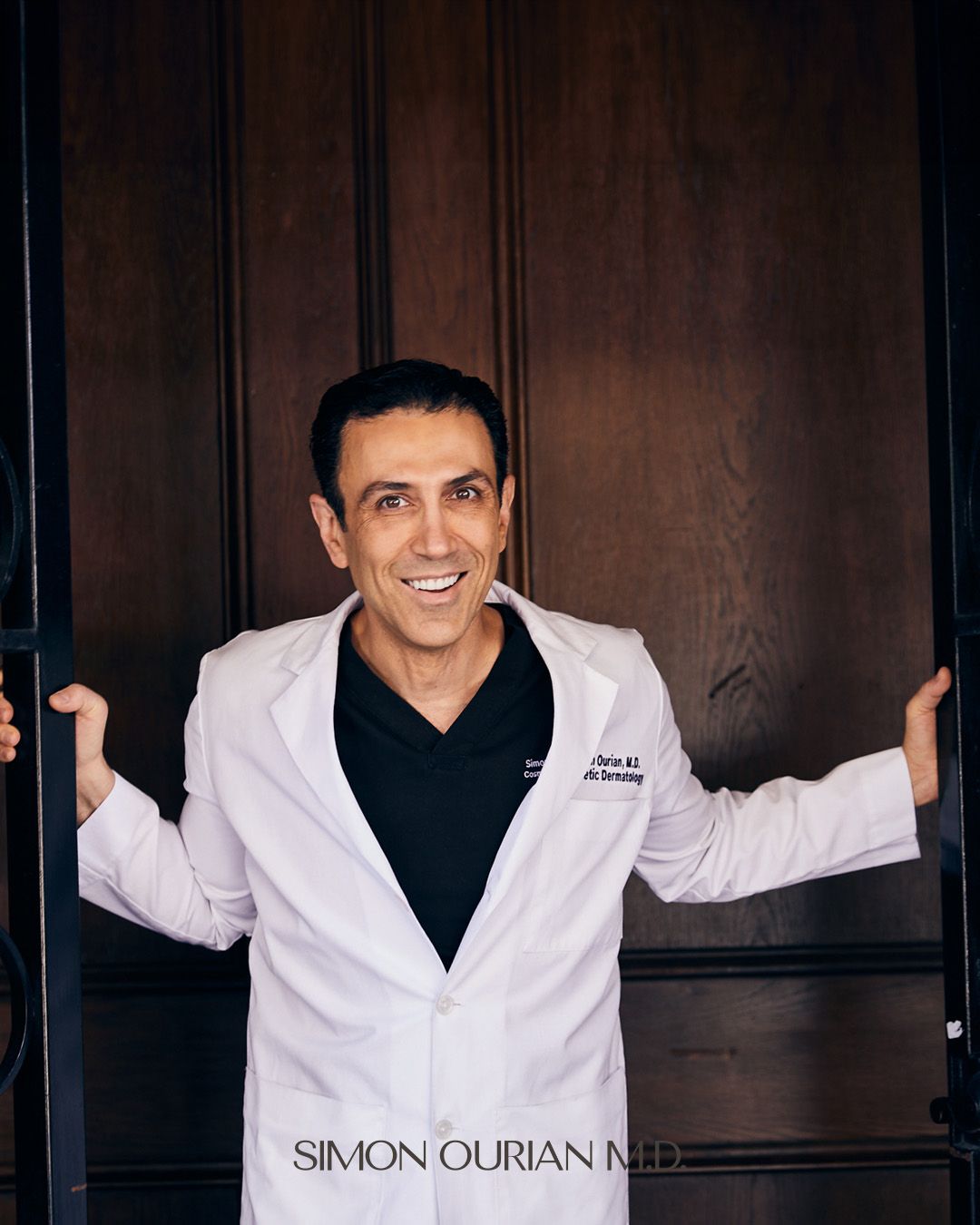 Free Skin Analysis With Dr Simon Ourian M.D thumbnail