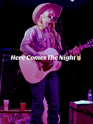 Out now wherever you listen to music🤘🏼 Go stream Here Comes The Night! #trentwalker #herecomesthenight #texascountry #si