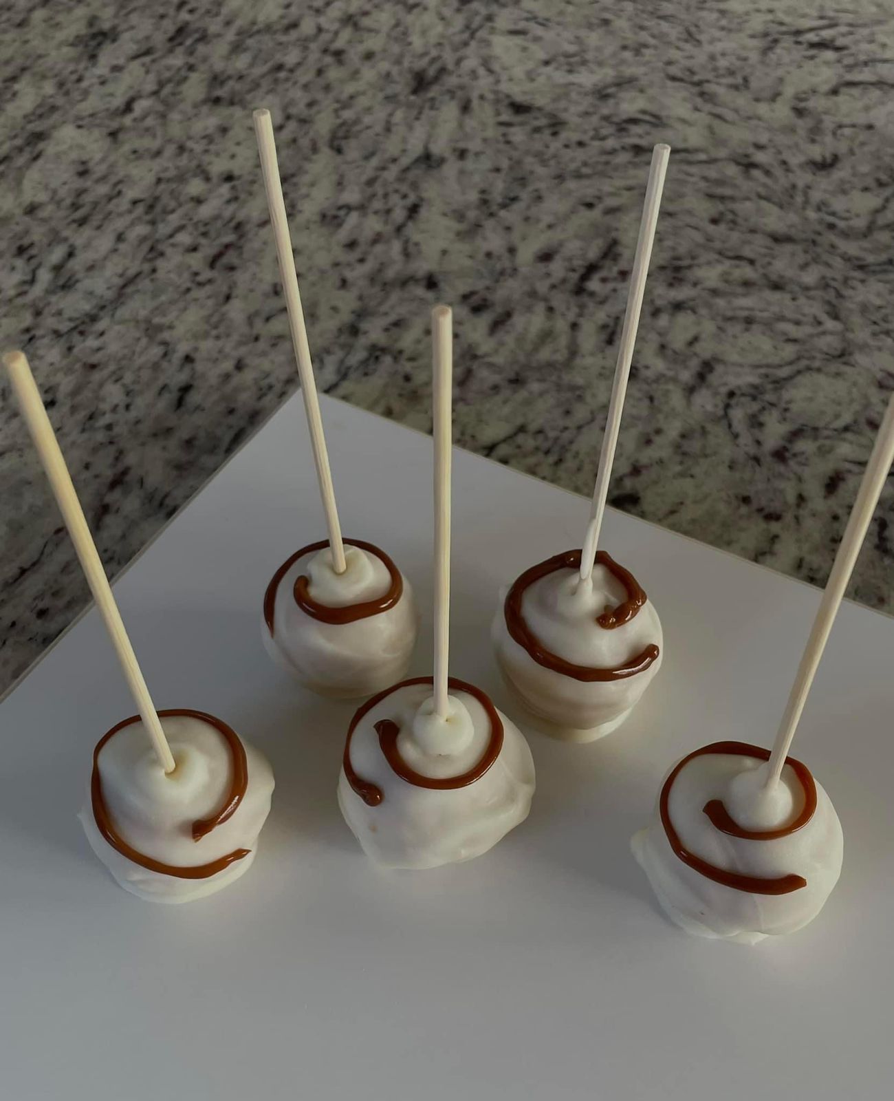 CAKE POPS thumbnail