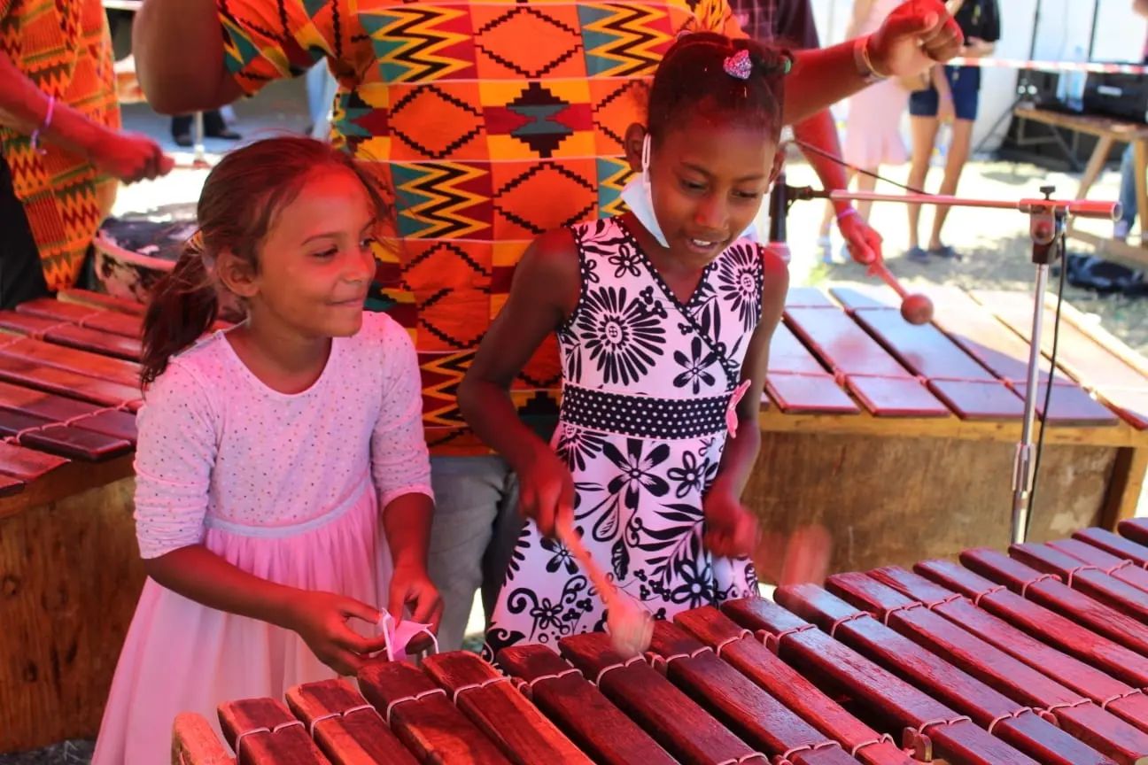 Schola SA musical projects

#scholasportsafrica #music #singer #instruments #marimba #childrenphotography #community #th