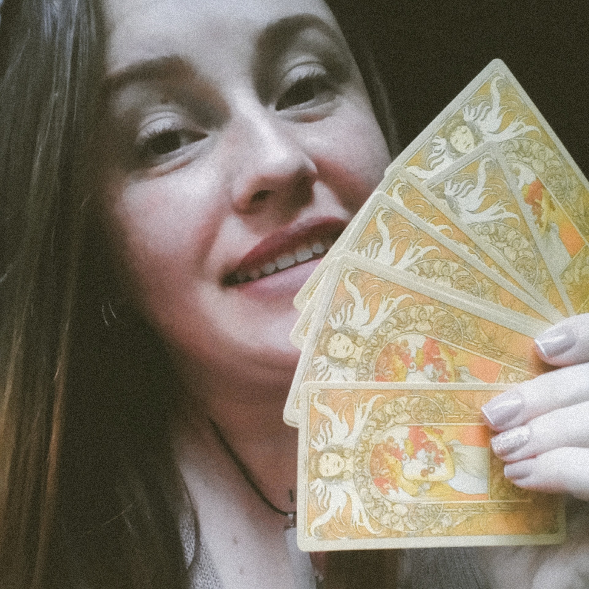 LEITURAS DE TAROT | Direcionamento para os momentos mais importantes da sua vida  thumbnail