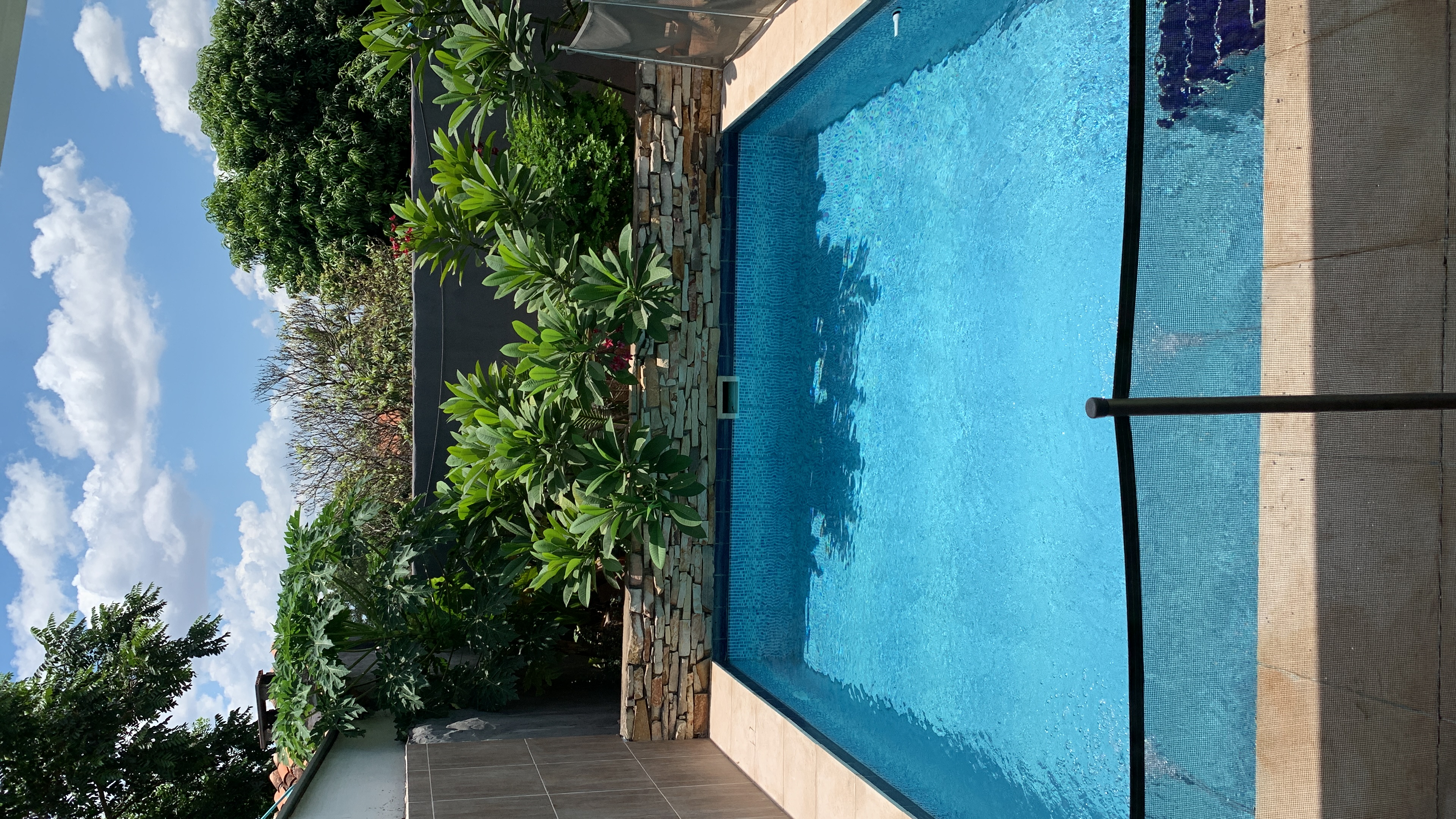 Reserva ahora su visita via Whatsapp thumbnail