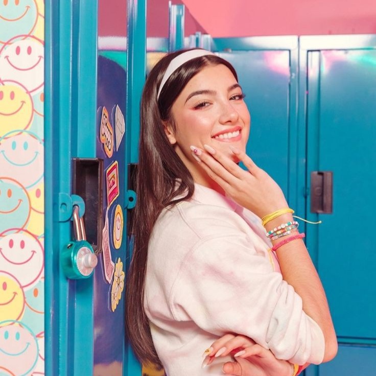 Script - 𝐌𝐎𝐌 𝐃𝐑 thumbnail