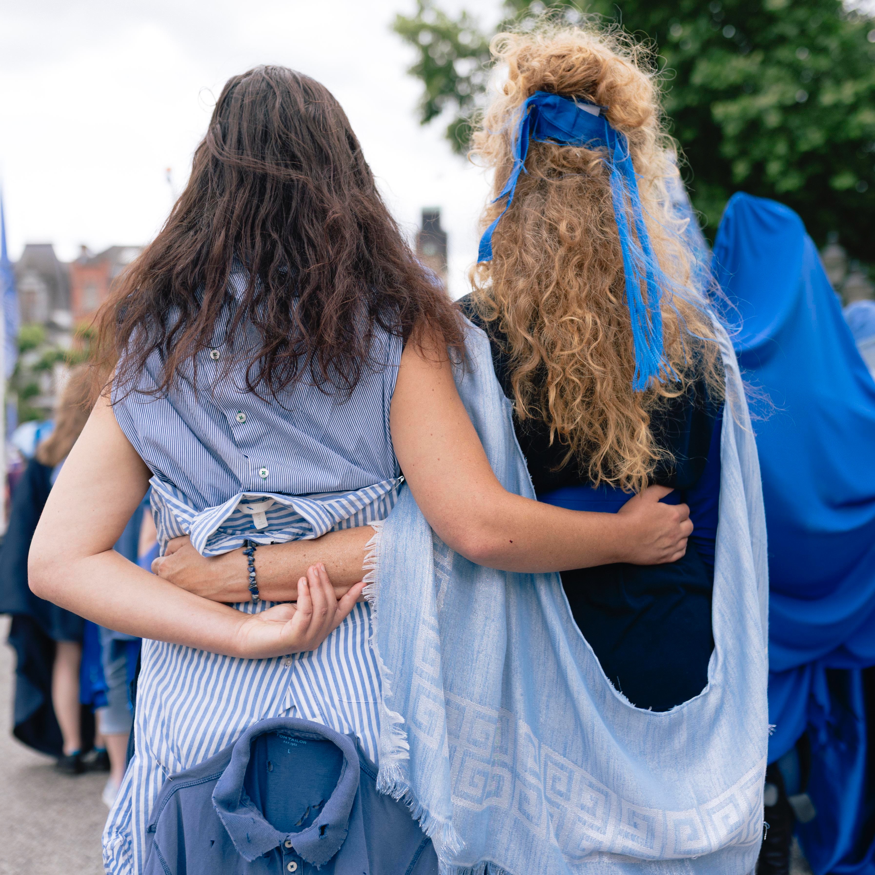 Short Doc: 'Mensen dragen Mensen' ('People carrying People') Heiligdomsvaart 2025 Maastricht thumbnail