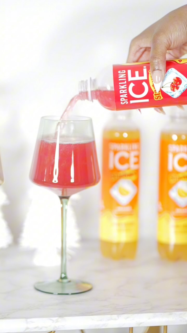 I’m obsessed with all of @sparklingice flavors! Make sure to try it out & stock up on your favorite flavors. 

 @sparkli