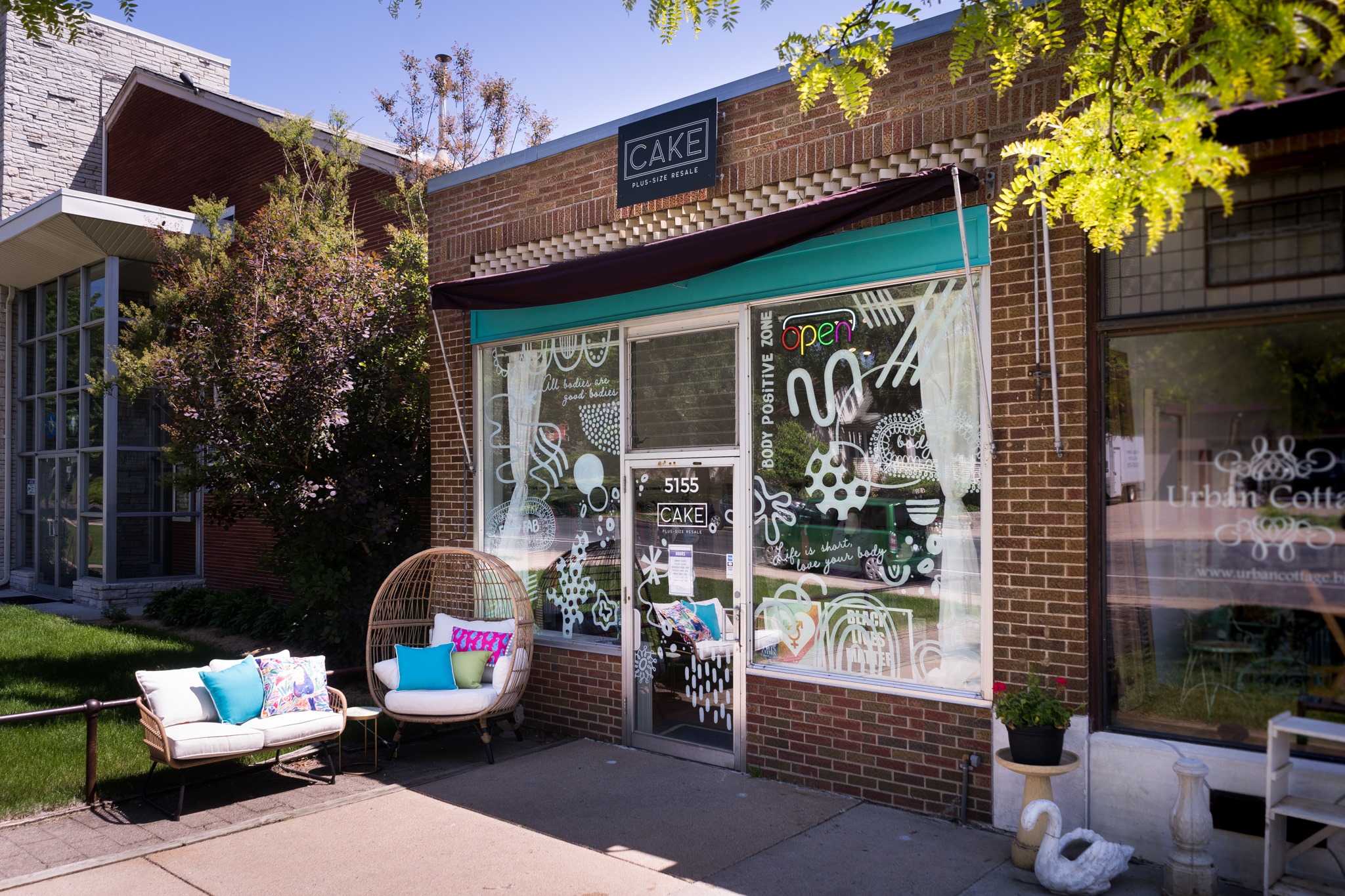 Cake PlusSize Resale — Bio Site