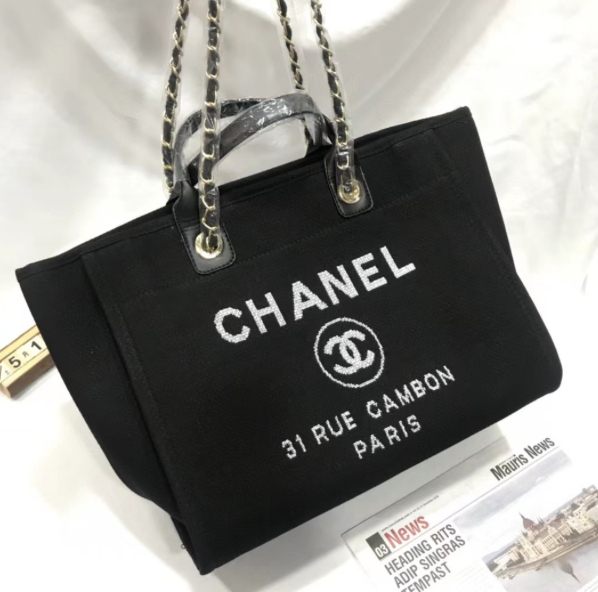 Chanel Tote thumbnail