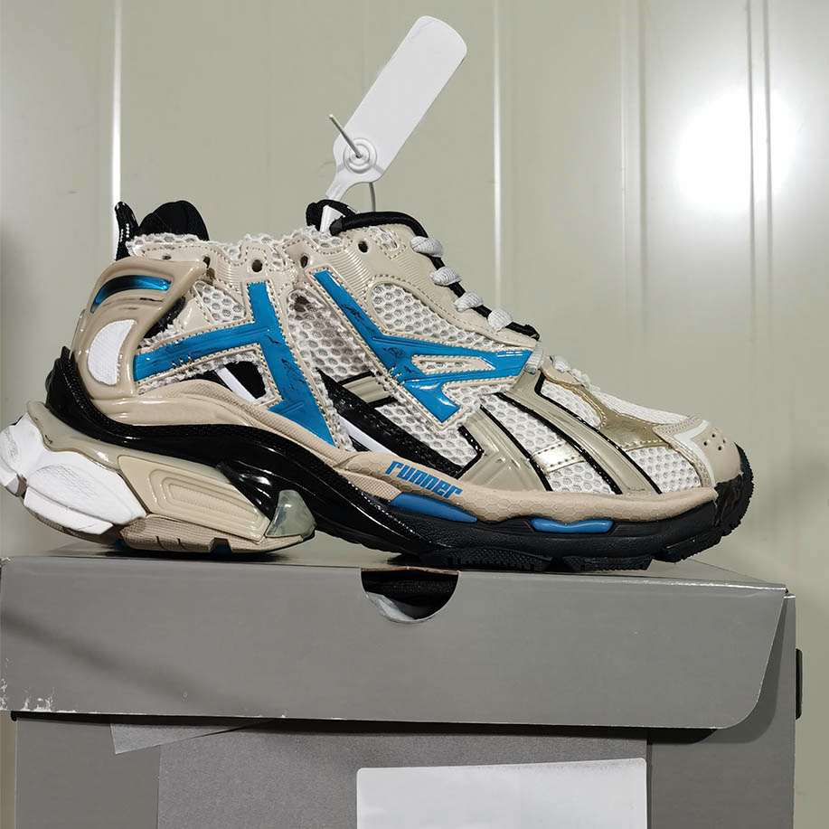 Balenciaga Sneakers thumbnail