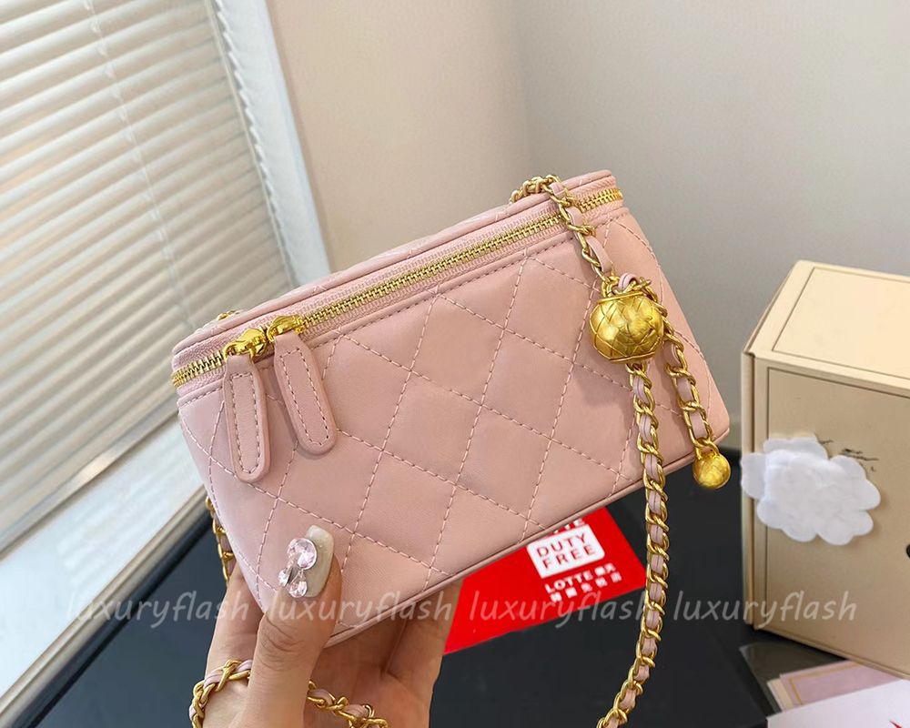 Chanel Vanity Pearl thumbnail
