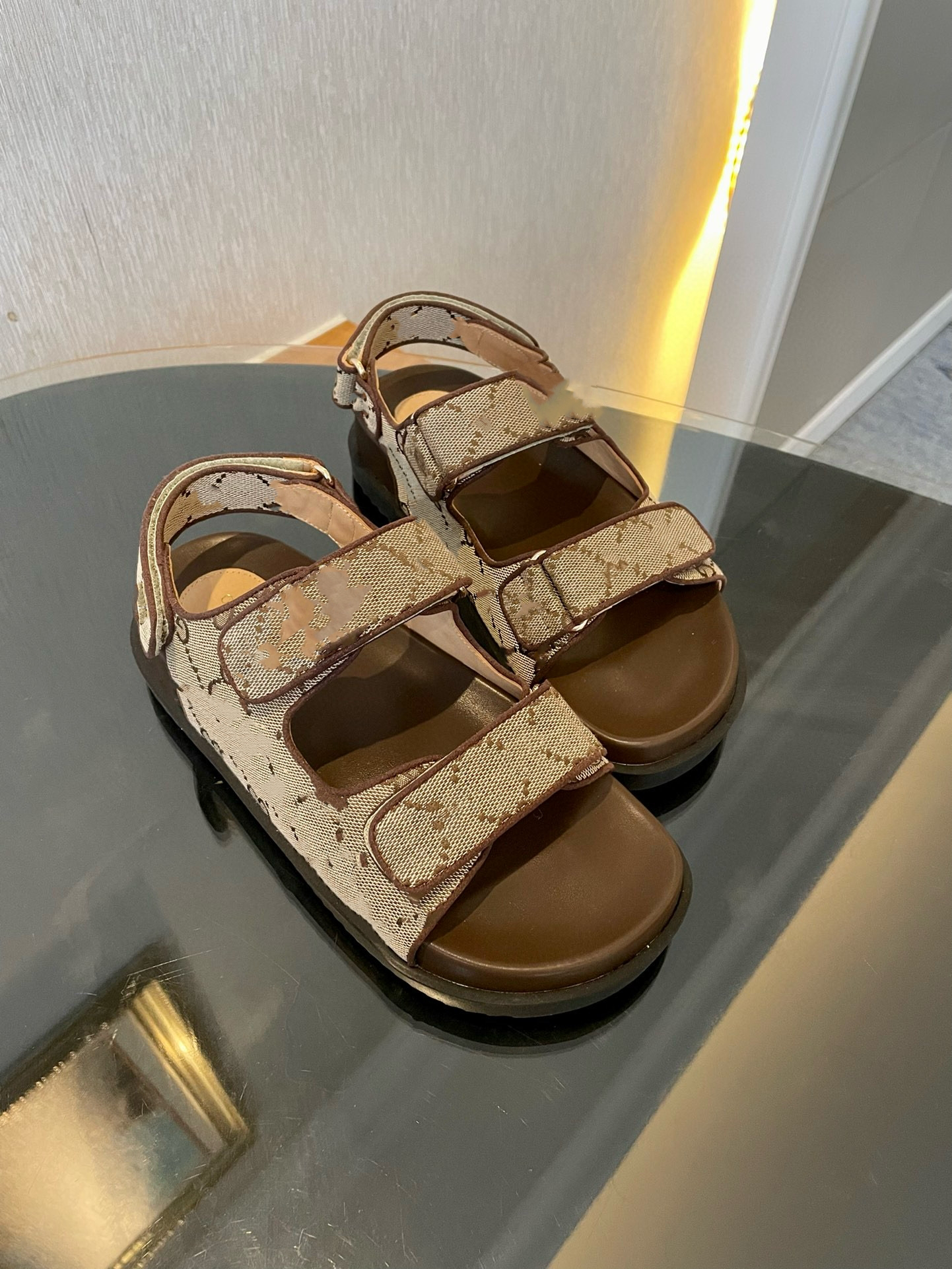 Gucci Dad sandals thumbnail