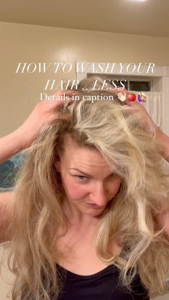 How i trained my hair to go anywhere from 7-10 days without washing - i use the @dphue ACV hair rinse. 🍎 This stuff is l