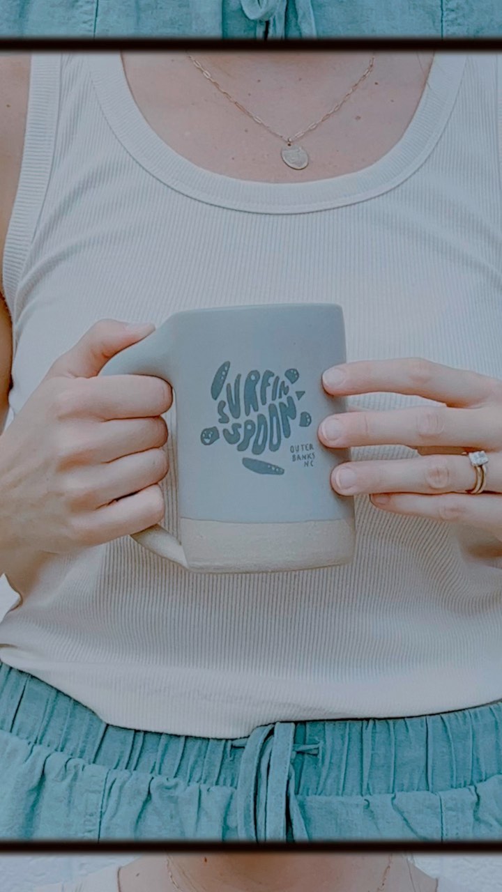 We got the opportunity to make these sick mugs for @surfinspoon - Seaglass pairs perfectly with their logo!! 

Looking t