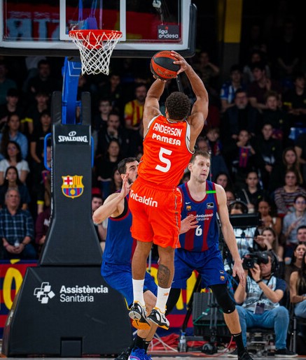 El Barcelona ficha a Justin Anderson por una temporada tras quedar desvinculado del Valencia Basket y sin tanteo | Encestando.es thumbnail