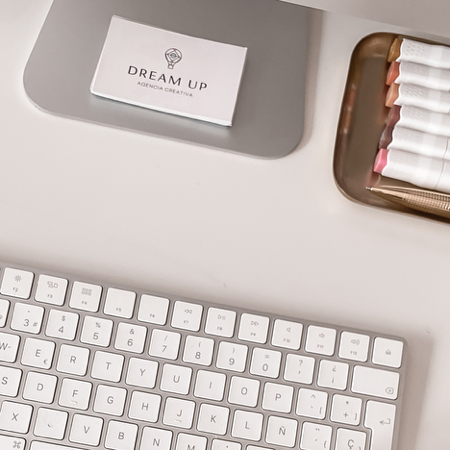 Estudio de marketing digital y diseño thumbnail