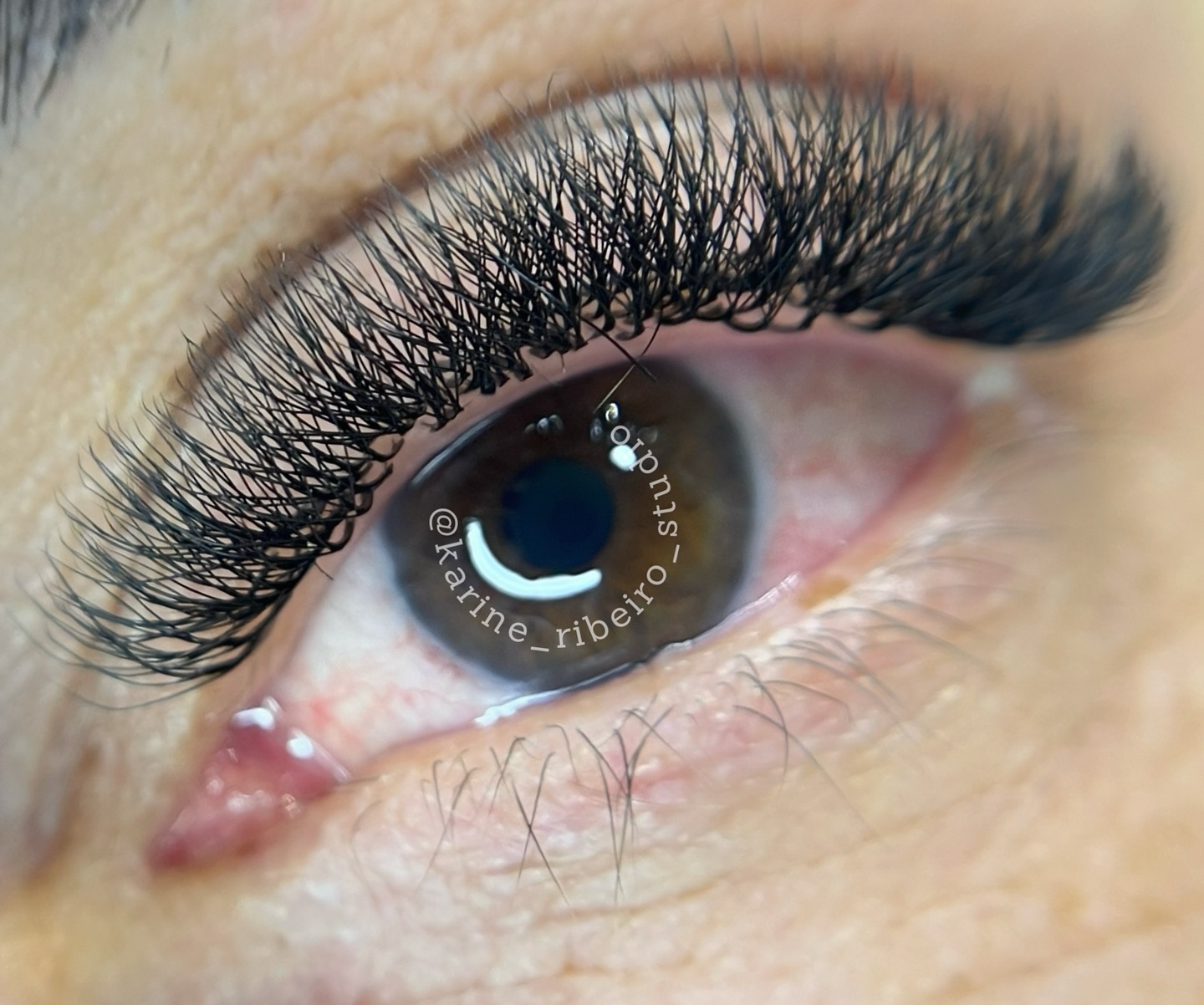 𝙳𝚎𝚝𝚊𝚕𝚑𝚎𝚜 𝚚𝚞𝚎 𝙰𝚖𝚘 ✨
.
.
.
.
.
.
#detalhesqueencantam #extensaodecilios #itingaaraquarisc #araquarisc #joinvillesc