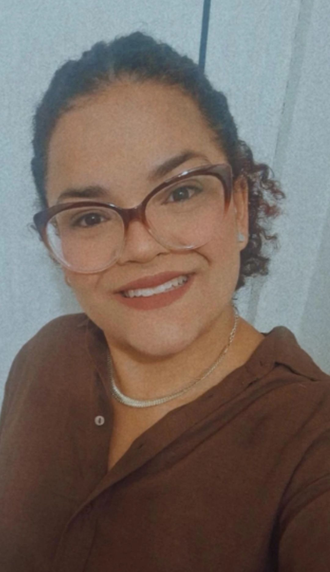 Marcelle Caminha | Nail Designer thumbnail