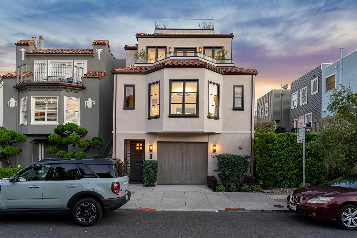 JUST LISTED! Welcome home to 2479 Francisco Street 🏡

5 Bed | 3.5 Bath | Offered at $4,995,000

This beautiful custom si