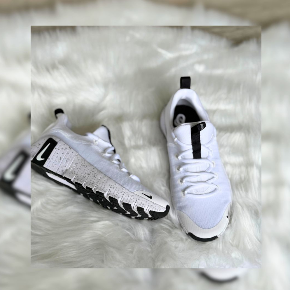 NEW NIKE SNEAKERS thumbnail