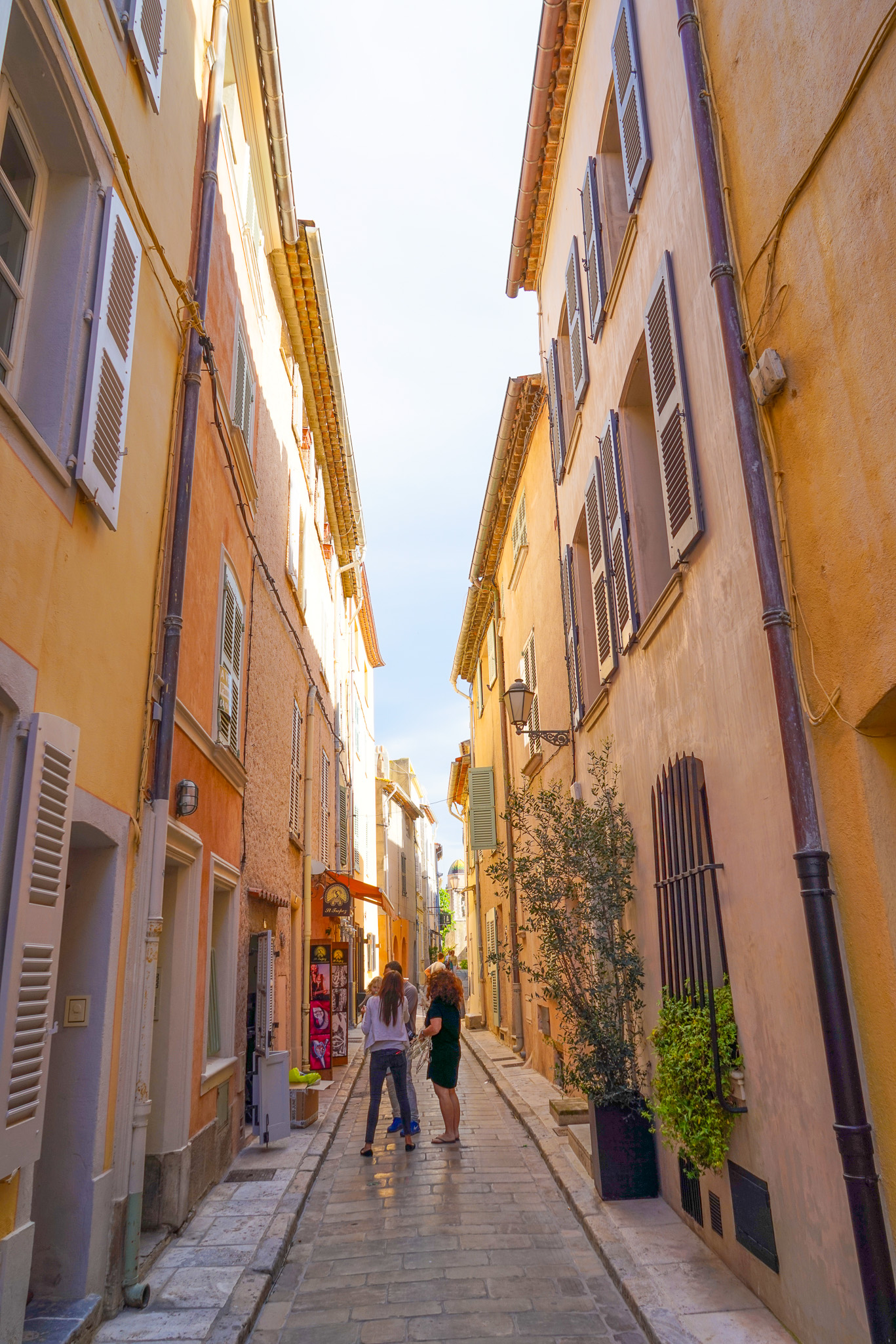 Saint-Tropez | Day 1, 2 & 3 | Saturday - Monday thumbnail