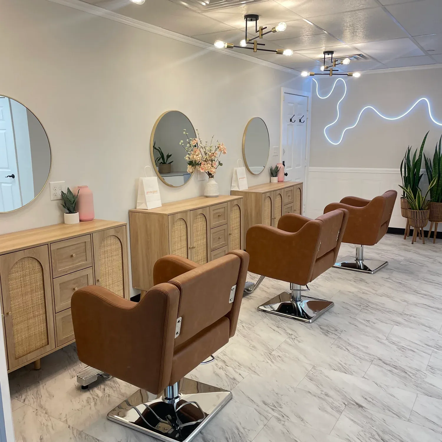 THE SALON INSTAGRAM thumbnail