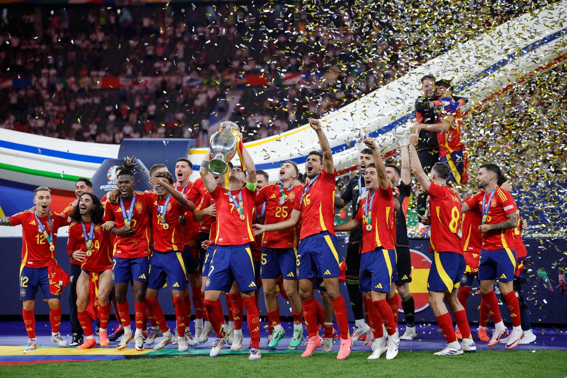 Espanya, campiona de campiones: victòria contra Anglaterra i quarta Eurocopa thumbnail