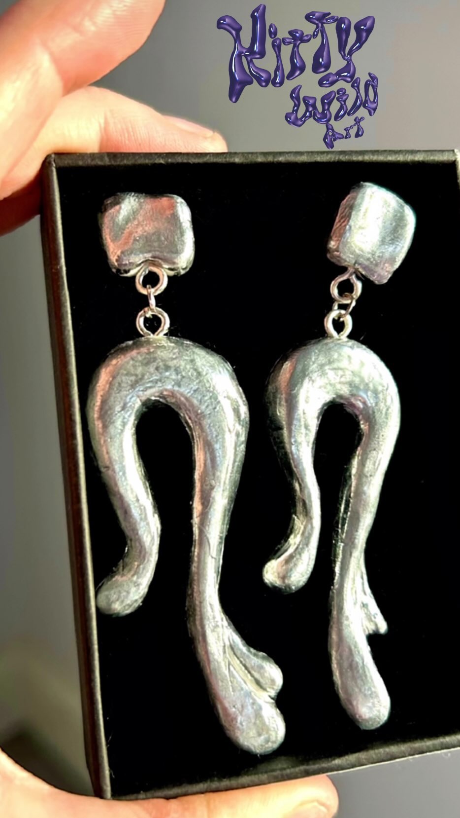 🪩Looking for a gift for a loved on this year?🪩
.
Check out the new “SILFIR” collection on The Art of Kitty Wild 🪩✨
.
.
.