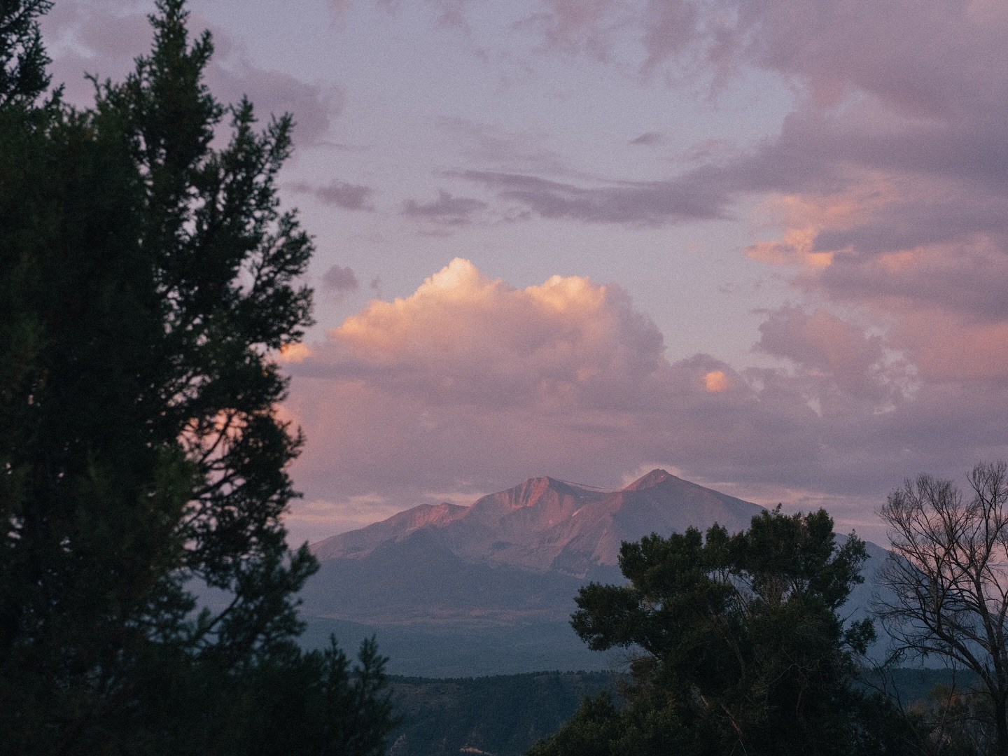 the road from CA to CO has some of the best views 📸

Locations:
1. Mt. Sopris, CO
2. Carbondale, CO
3. Bryce Canyon, UT
